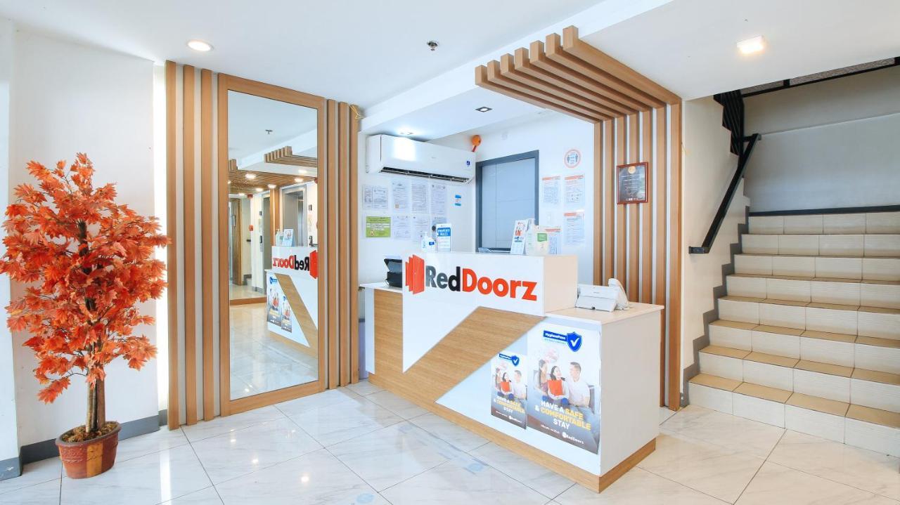 Reddoorz Plus @ Jardin Suites Guadalupe Nuevo Mandaluyong Bagian luar foto